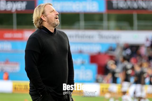 스벤 미슬린타트 전 아약스 스포츠 디렉터