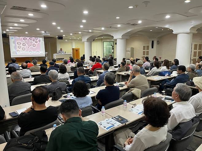 지난 5월21일 열린  5월 가정의 달 특집  마음디톡스⑥ <2025 외로움과 우울, 그 치유법>에선 우울증과 불안장애, 가족간의 단절 등에 관한 해법이 제시됐다. /마음건강 길