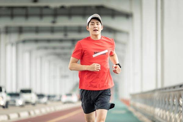 달리는 도중 시선을 앞에 고정하는 것만으로도 달리기 능력이 향상된다는 연구 결과가 나왔다.​/사진=클립아트코리아
