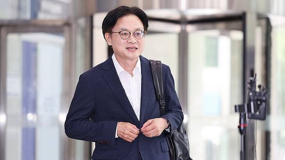 산업통상자원부 장관 후보자로 지명된 김정관 두산에너빌리티 사장이 30일 서울 강남구 한국기술센터에 마련된 인사청문회 준비사무실로 첫 출근을 하고 있다. 연합뉴스