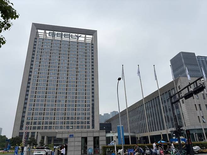 중국 저장성 항저우 빈장구에 있는 지리홀딩스 본사. 지커 브랜드 등을 갖고 있는 지리홀딩스는 한국 시장을 본격 공략할 계획이다. 사진=김은정 한국경제신문 기자