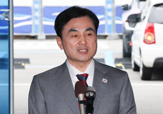 Democratic Party Rep. Ahn Gyu-back speaks to reporters at the Army Welfare Center in Yongsan District, central Seoul, on June 27. [NEWS1]