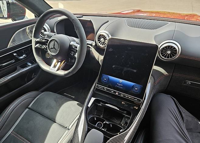 AMG GT 63 프로 4MATIC+ 실내. 독일 아팔터바흐=서재근 기자