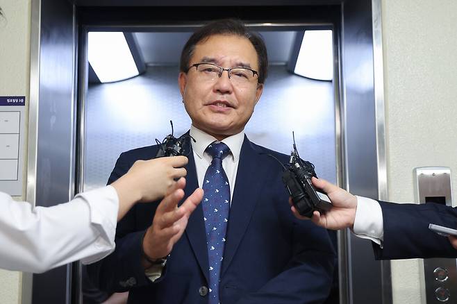 순직 해병 수사 방해 의혹 사건을 수사하는 이명현 특검이 6월16일 서울 서초구 변호사 사무실에서 입장을 밝히고 있다. ⓒ연합뉴스