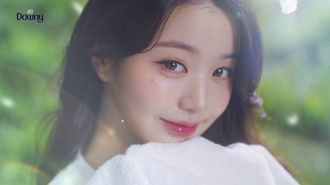 '광고 퀸' 장원영, 다우니 모델 발탁