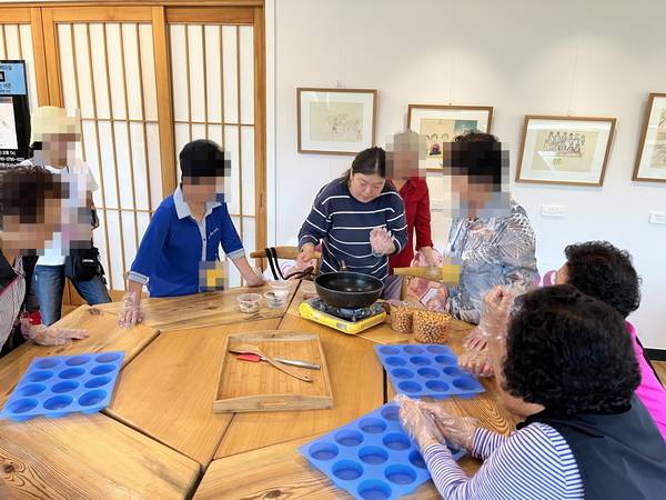 ▲ 부여군치매안심센터에서 진행한 힐링나들이 모습. 부여군사회복지협의회