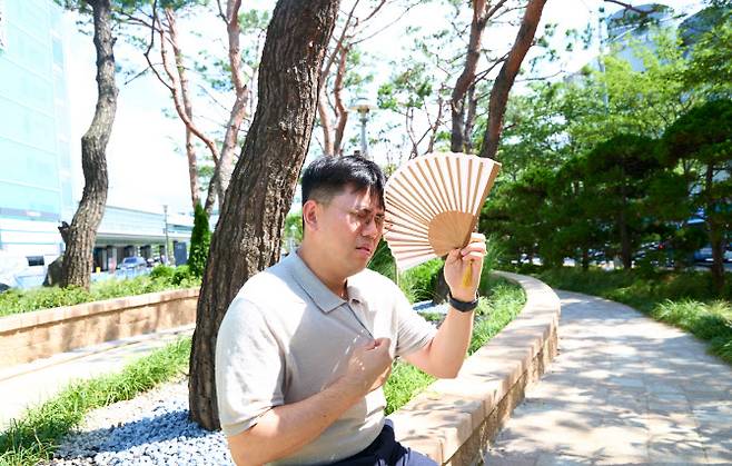 온열질환을 예방하기 위해서는 일기예보 체크나 충분한 휴식과 수분섭취가 중요하다.