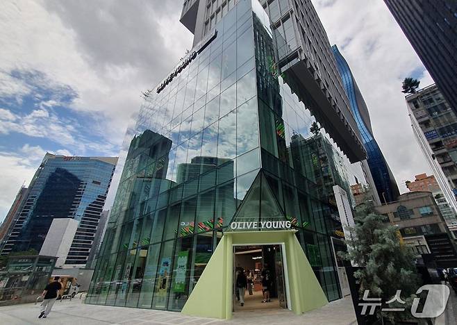 올리브영이 2일 강남 최대 규모의 ‘센트럴 강남 타운’을 오픈했다. 2025.7.2/뉴스1 ⓒ News1 김명신 기자