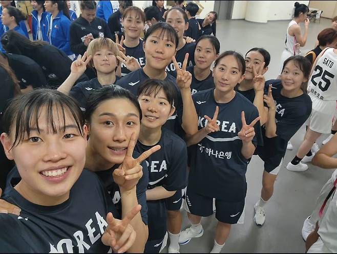 한국 여자농구대표팀이 국가대항전 윌리엄 존스컵 첫 경기에서 대만 대표팀에 대승을 거뒀다.(농구 국가대표팀 SNS 캡처)