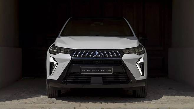 미쓰비시 그랜디스