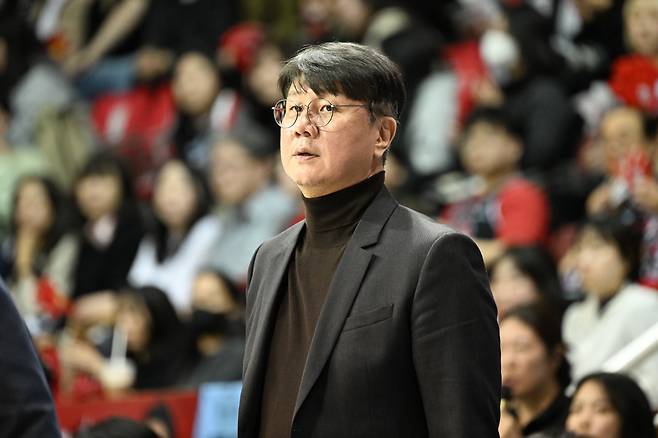 손창환 감독. 사진제공=KBL