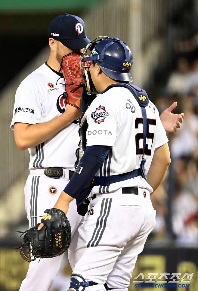 2일 잠실야구장에서 열린 삼성과 두산의 경기, 6회초 두산 콜어빈이 마운드를 내려가고 있다. 잠실=허상욱 기자wook@sportschosun.com/2025.07.02/