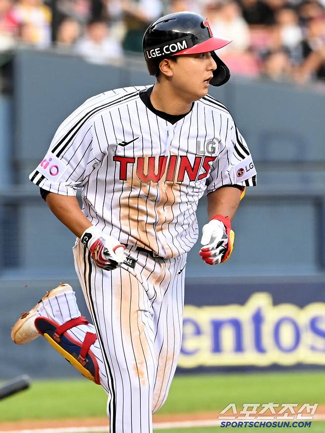 10일 잠실야구장에서 열린 SSG와 LG의 경기, LG 김주성이 타격을 하고 있다. 잠실=허상욱 기자wook@sportschosun.com/2025.06.10/