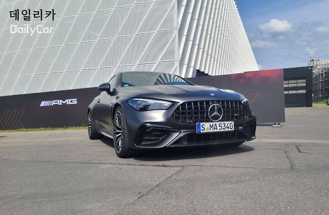 메르세데스-AMG, 더 뉴 CLE 53 4MATIC+ 쿠페 (독일 아팔터바흐 AMG 생산공장)