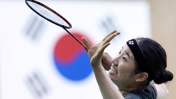 셔틀콕 퀸 안세영이 4년간 총액 100억원에 이르는 개인 스폰서십 계약을 맺었다. 뉴시스