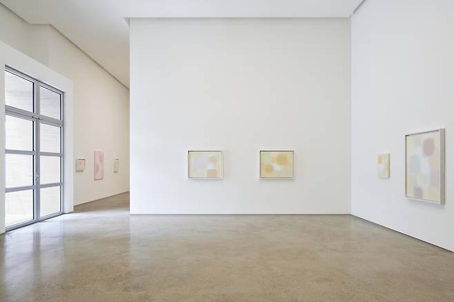 Installation view of "Suh Seung-won: The Interplay" at PKM Gallery in Seoul (Courtesy of PKM Gallery)