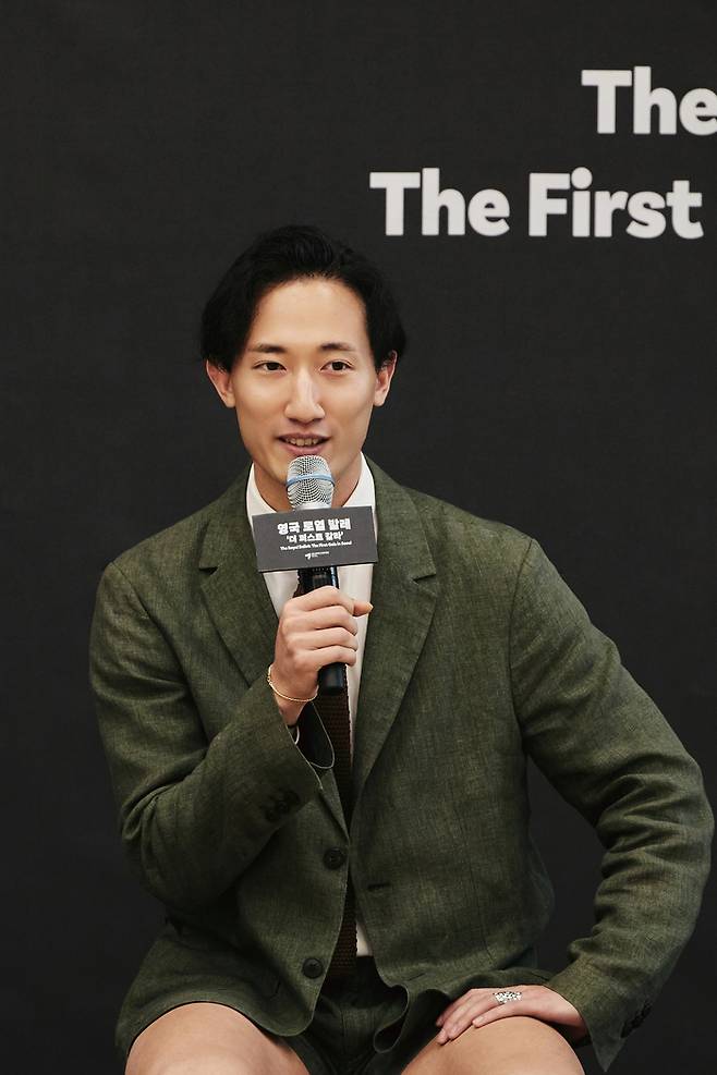 지난해 영국 로열 발레 퍼스트 솔로이스트로 승급한 한국인 발레리노 전준혁이 2일 LG아트센터서 열린 간담회에서 취재진 질문에 답하고 있다. 사진제공=Studio AL·LG아트센터