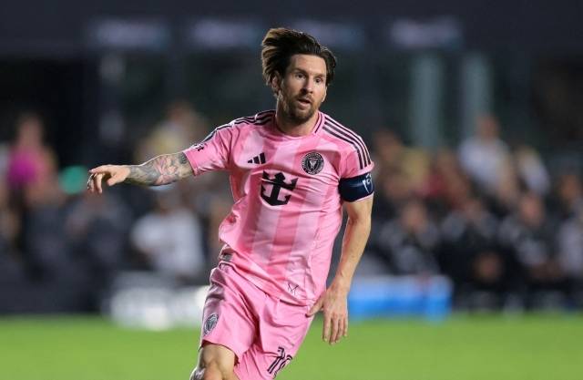 마이애미와 MLS는 메시의 잔류에 총력을 기울이고자 한다. 메시는 세계 축구 역사상 가장 위대한 선수인 까닭이다. 특히나 미국은 2026 북중미 월드컵 개최국이다. 월드컵 홍보에서도 메시의 존재는 아주 중요하다. 사진=Sam Navarro=연합뉴스