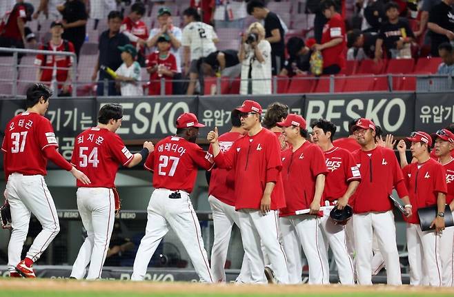 ▲ 2일 광주 KIA전에서 승리를 거둔 SSG ⓒ연합뉴스