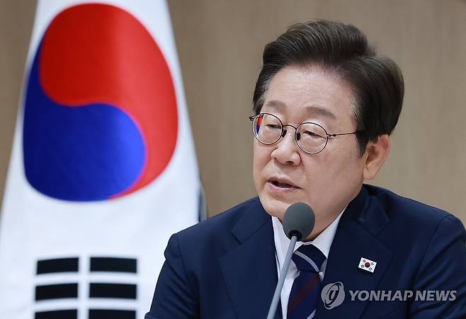 이재명 대통령 국무회의 발언 (서울=연합뉴스) 홍해인 기자 = 이재명 대통령이 1일 서울 용산 대통령실 청사에서 열린 국무회의에서 발언하고 있다. 2025.7.1 hihong@yna.co.kr