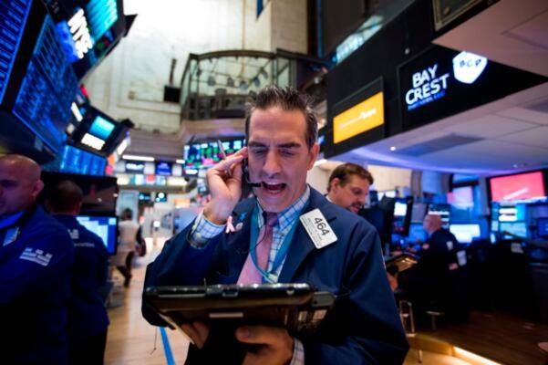 미국 뉴욕 증권거래소(NYSE) 주식 중개인의 근무 모습. /엑스(X) 캡처