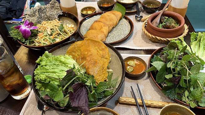 IMG_8662.jpeg 베트남가서 먹기만 하다가 온게 유머 1. (하노이)