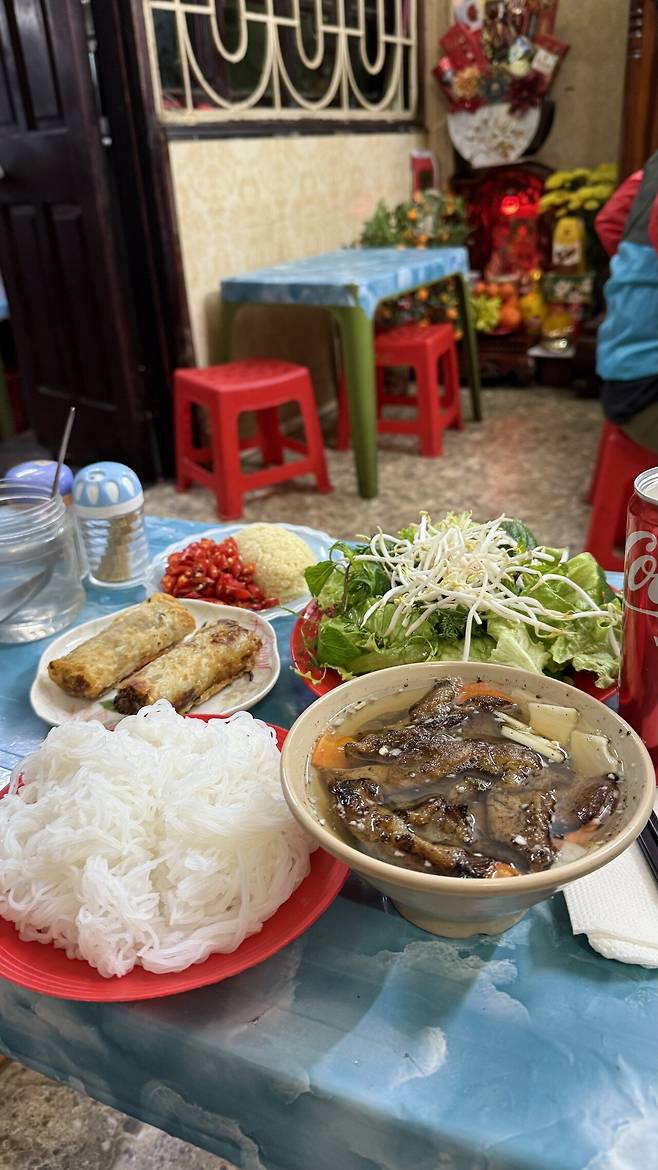 IMG_8930.jpeg 베트남가서 먹기만 하다가 온게 유머 1. (하노이)