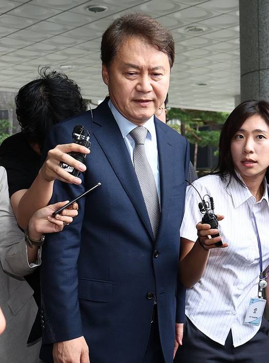 김주현 전 민정수석이 3일 내란특검 조사를 받기 위해 서초구 서울고검으로 들어서고 있다. 2025.7.3 [사진=연합뉴스]