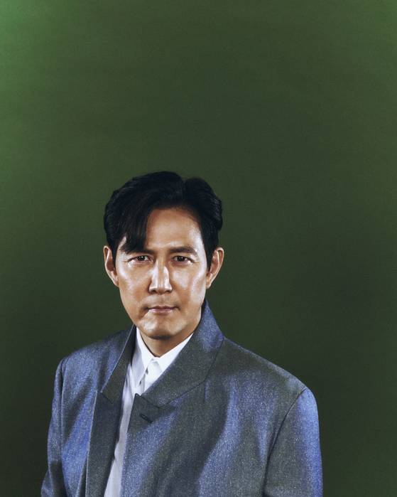 이정재는 황동혁 감독이 쓴 극본에 대해 "쇼 비즈니스를 하는 것이 아닌 작가 입장에서의 결말을 냈다고 생각한다. 이야기의 마무리를 짓고야 말겠다는 황 감독의 결정에 힘을 보태려고 노력했다"고 말했다. 사진 넷플릭스