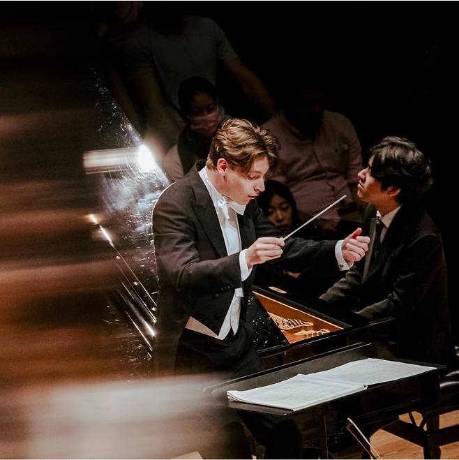 클라우스 메켈레와 임윤찬 _ 사진. ⓒMathias Benguigui