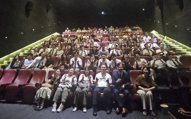 1일 대구에서 열린 목회자 시사회에서 참석자들이 기념촬영을 하고 있다. 신석현 포토그래퍼