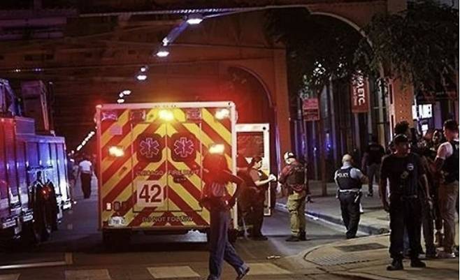 2일(현지시간) 미국 일리노이주 시카고에서 벌어진 총격 사건 현장 [사진 = 연합뉴스]