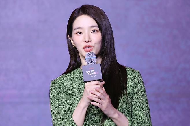 배우 박규영이 지난달 9일 서울 용산구 드래곤시티 호텔에서 열린 넷플릭스 글로벌 흥행작 ‘오징어 게임’ 시즌3 제작발표회에서 인사말을 하고 있다. [연합]