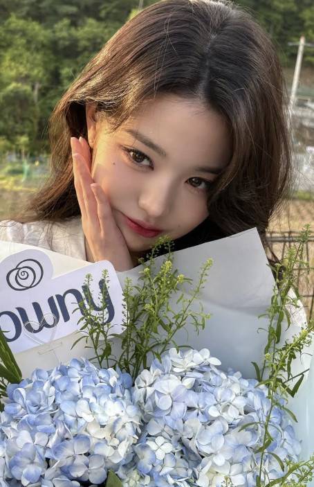 장원영 소셜 계정 캡처