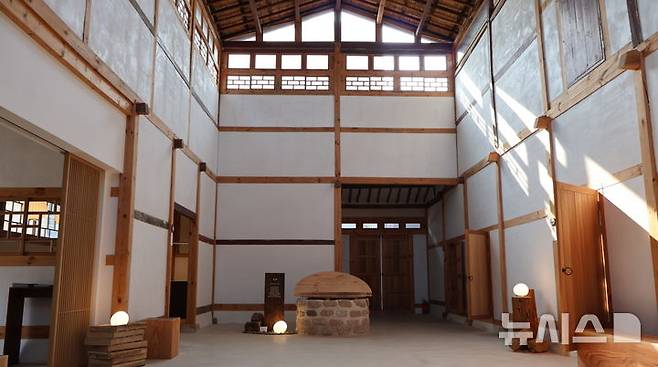 [서울=뉴시스] 경기 양평군 지평양조장 내부. (사진= 지평주조 제공) photo@newsis.com