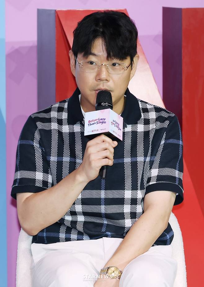 답변하는 '모태솔로지만 연애는' 원승재 PD[★포토]