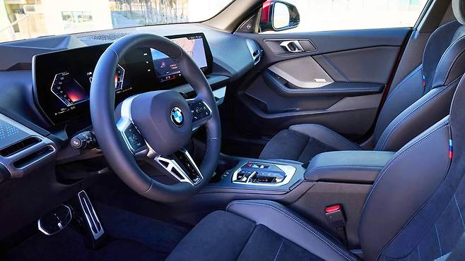 BWM 2시리즈 실내