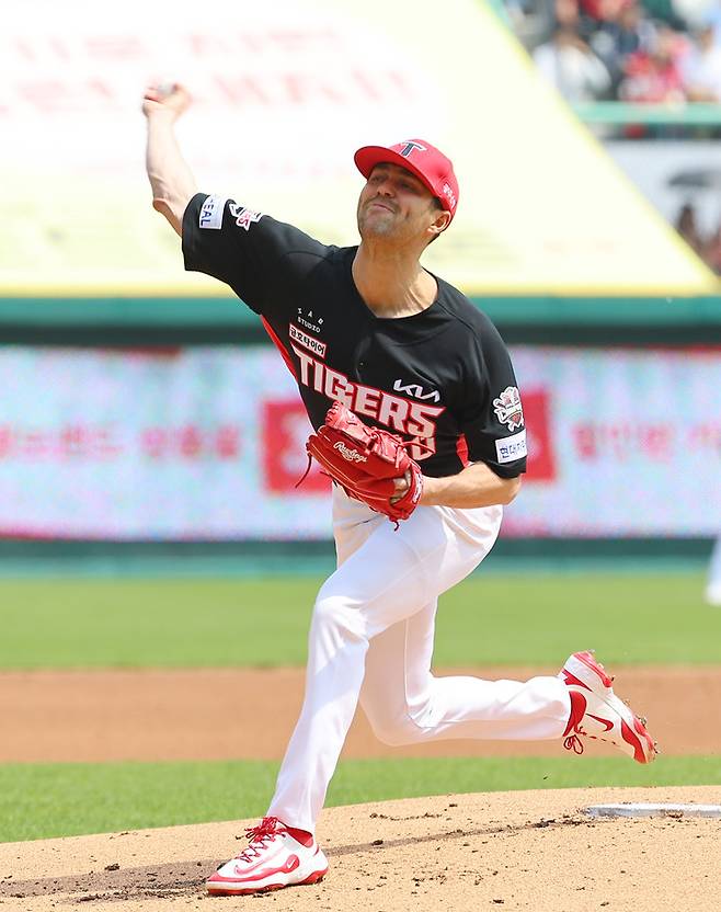 역투하는 KIA 네일.