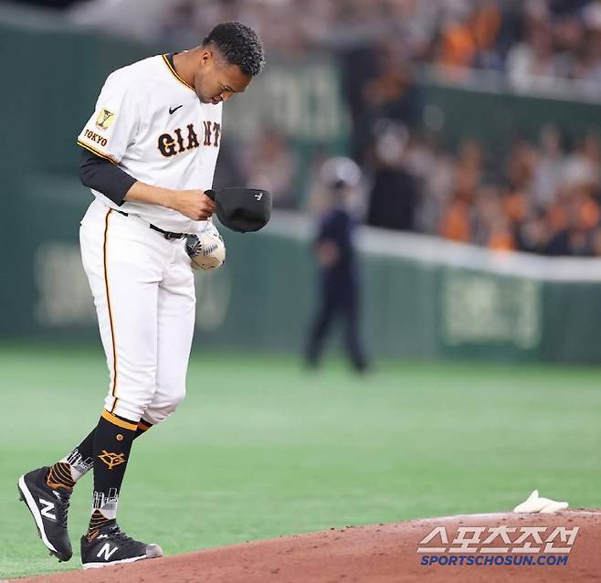 마르티네스는 6월 29일 요코하마전까지 31경기 연속 무실점을 기록했다. 올  시즌 최고 연봉선수에 걸맞은 활약을 했다. 사진캡처=요미우리 자이언츠 SNS