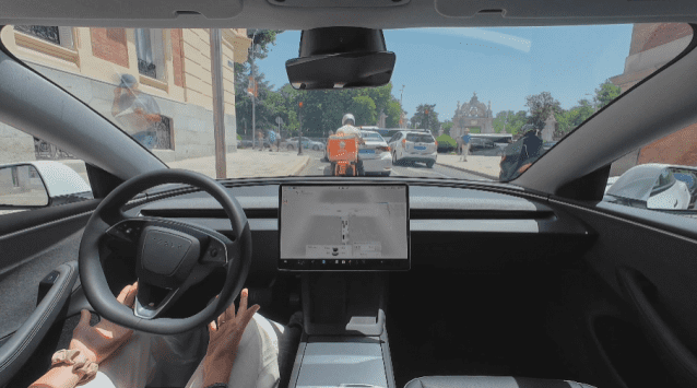 스페인 마드리드에서 FSD 시범 주행 하는 모습 (사진=@teslaeurope X)