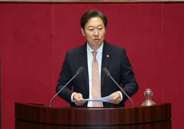 박수민 국민의힘 의원이 4일 국회 본회의에서 2025년도 제2회 추가경정예산안이 상정된 가운데 반대 토론을 하고 있다. 연합뉴스