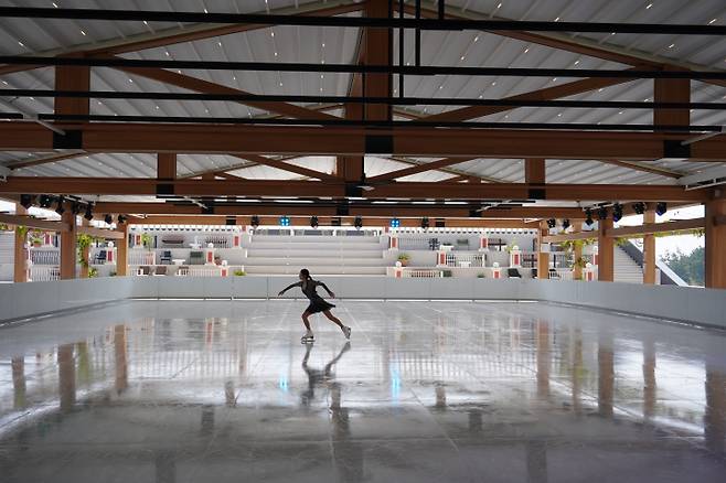 아이스비치에서 공연을 하고 있는 피겨 전 국가대표 최다빈 선수. IS포토