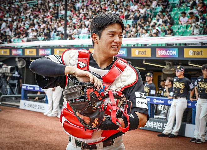 조형우는 3일 기준 도루저지율이 28.9%로 KBO리그 10개 구단 주전 포수 2위. 저지 횟수는 13회로 1위다. 타격 못지 않게 수비에서도 강렬한 인상을 남기고 있다. SSG 제공