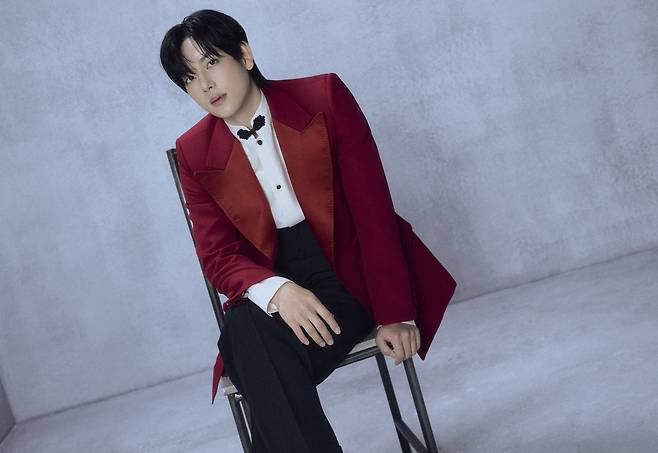 Actor Yim Si-wan, who plays Myung-gi, or Player 333, in the Netflix series ″Squid Game″ (2021-) [NETFLIX]