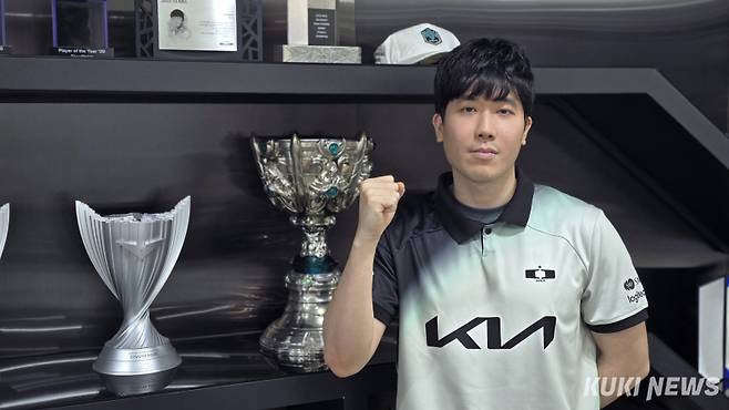 ‘씨맥’ 김대호 디플러스 기아 코치가 3일 서울 영등포구 디플러스 기아 사옥에서 쿠키뉴스와 인터뷰하고 있다. 김영건 기자