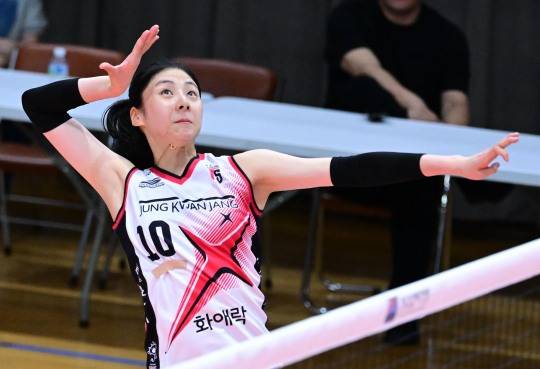 공격하는 정관장의 박혜민. 사진[연합뉴스]