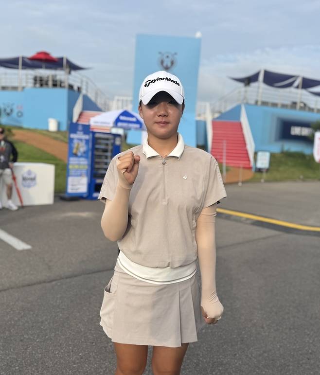 롯데 오픈 첫날 2언더파를 적어내 공동 12위에 이름을 올린 아마추어 안윤주. 임정우 기자