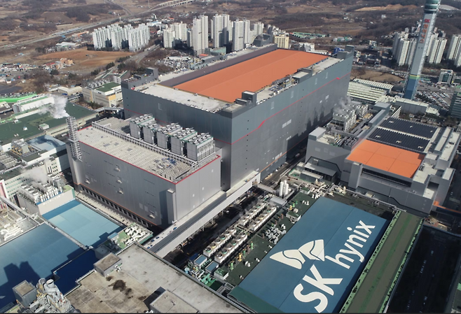 SK하이닉스의 이천 M16 공장. [사진출처 = SK하이닉스]