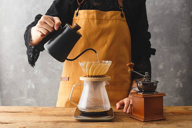 미국 하버드대학과 하버드대 캐나다 토론토대학 공동 연구진이 4만7,513명의 간호사 데이터를 30년간 추적ㆍ분석한 결과, 중년 여성의 커피 섭취가 ‘건강 노화’(Healthy Aging)를 돕는 것으로 나타났다.<사진출처:게티이미지뱅크>