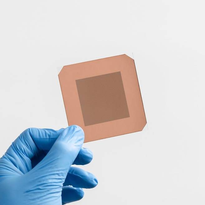 유리기판 샘플. (사진=씨앤지하이테크) *재판매 및 DB 금지